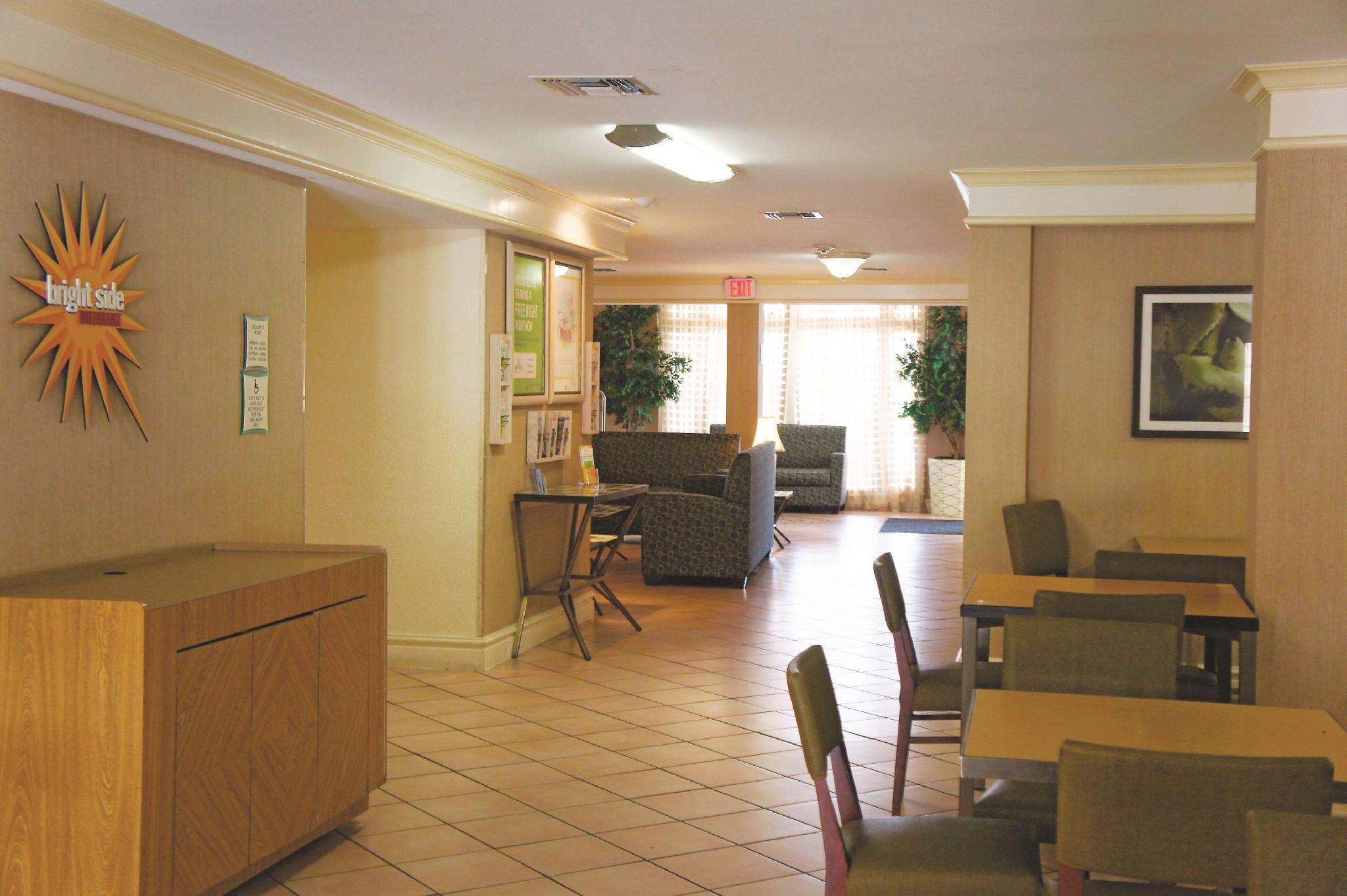 La Quinta By Wyndham Greenway Plaza Medical Area Hotel 3*
