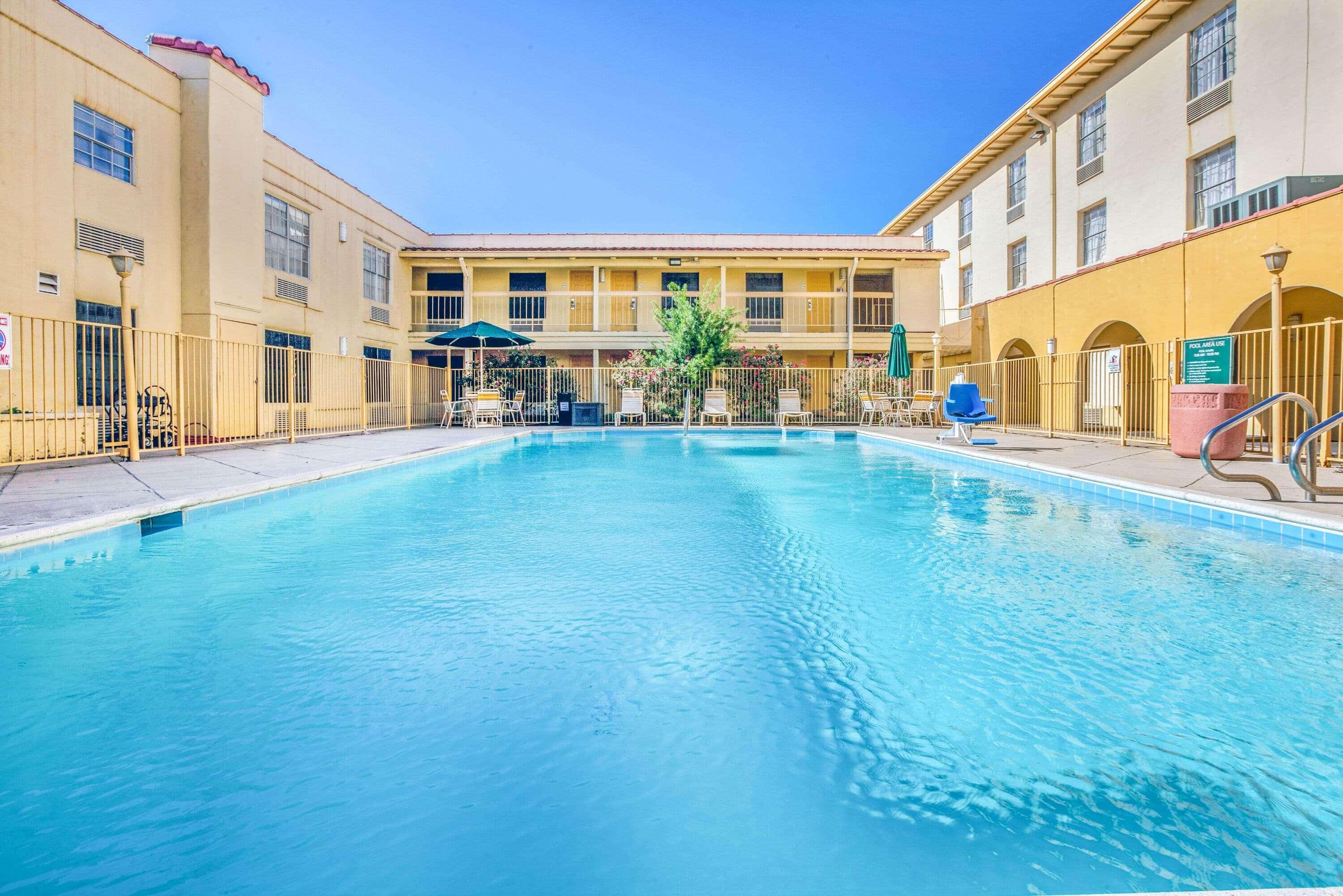 La Quinta By Wyndham Greenway Plaza Medical Area Hotel 3*